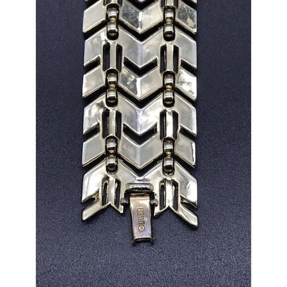 Vintage Lisner Wide Chevron Link Bracelet Beautiful Brushed & Smooth Gold Tone - Picture 9 of 9